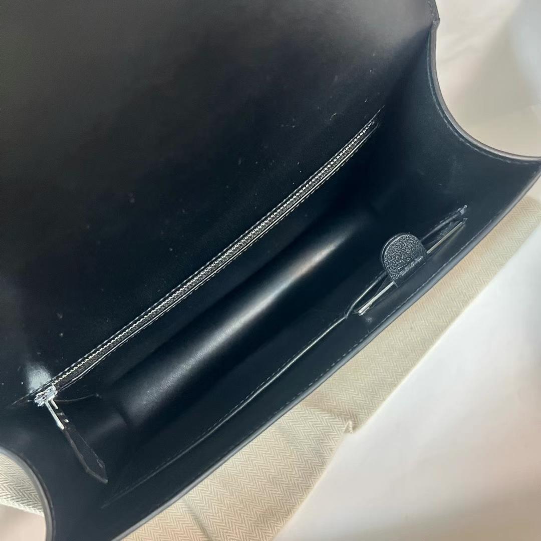 Hermès（爱马仕）新款单层镜子款 Constance 康康 Chevre 进口山羊皮 Ck89 黑色 银扣 24cm
