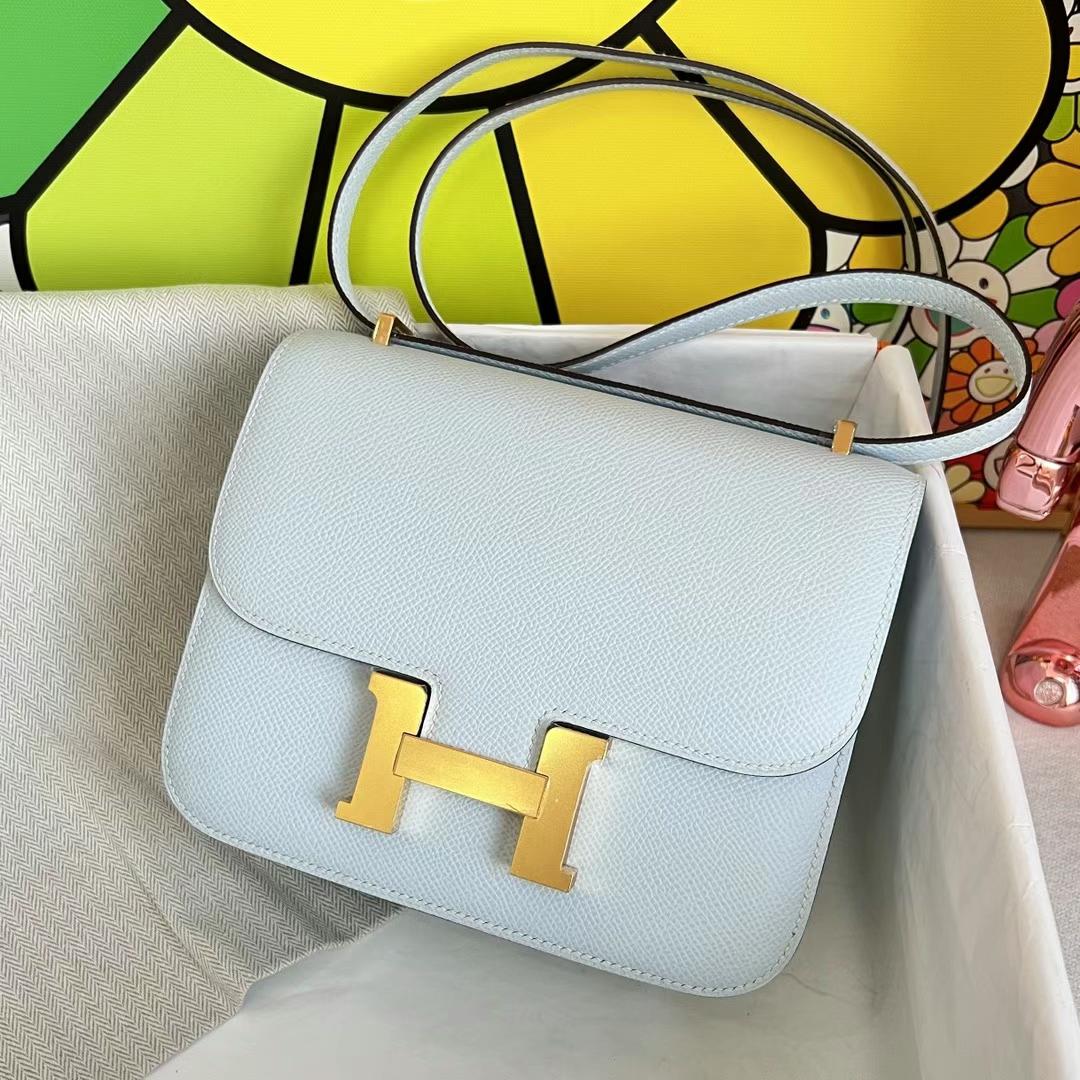 Hermès（爱马仕）Constance 康康 Epsom T0 雾蓝色 金扣 19cm 全手工蜡线缝制