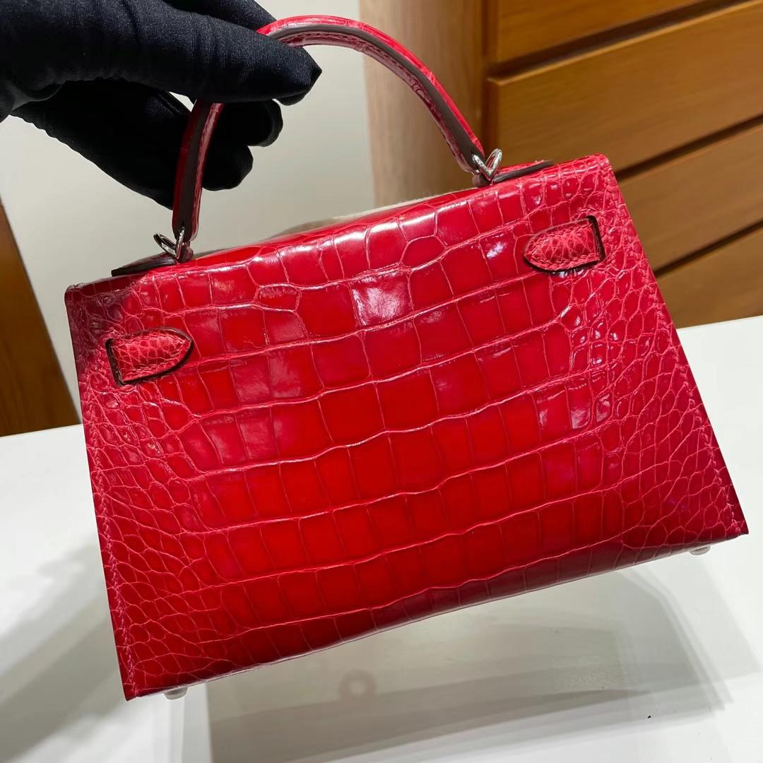 Hermès（爱马仕）mini Kelly 迷你凯莉 亮面美洲鳄鱼 Ck95 法拉利红 银扣 Phw 19cm  全手工蜡线缝制