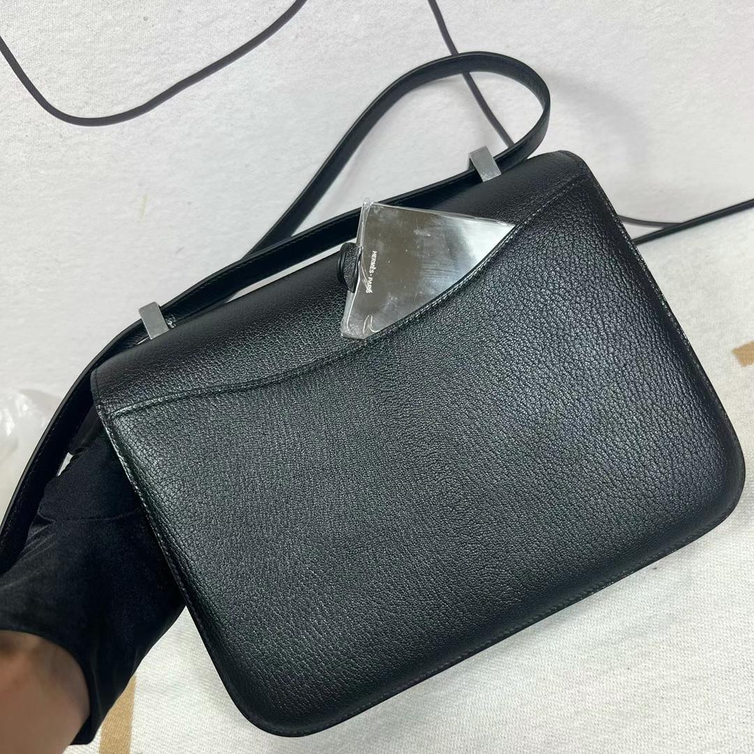 Hermès（爱马仕）新款单层镜子款 Constance 康康 Chevre 进口山羊皮 Ck89 黑色 银扣 24cm
