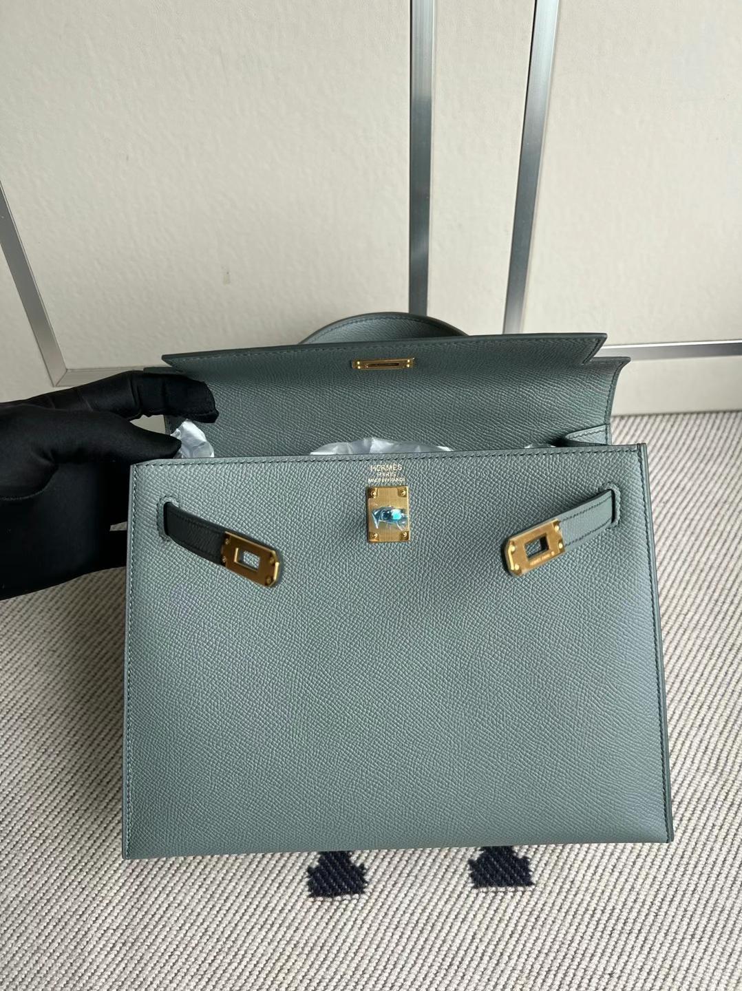 Hermès（爱马仕）Kelly 凯莉包 Epsom Cc63 杏绿色 金扣 25cm 全手工蜡线缝制