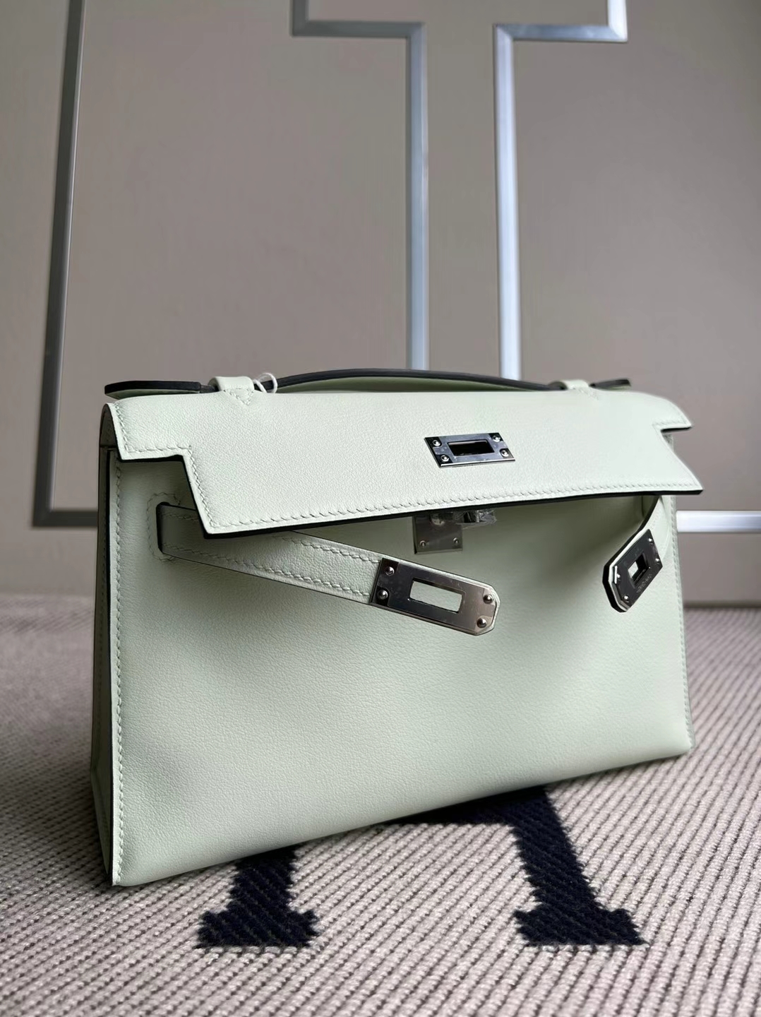 Hermès（爱马仕）Mini Kelly Pochette Swift皮 0S 气泡绿 银扣 22cm 全手工蜡线缝制