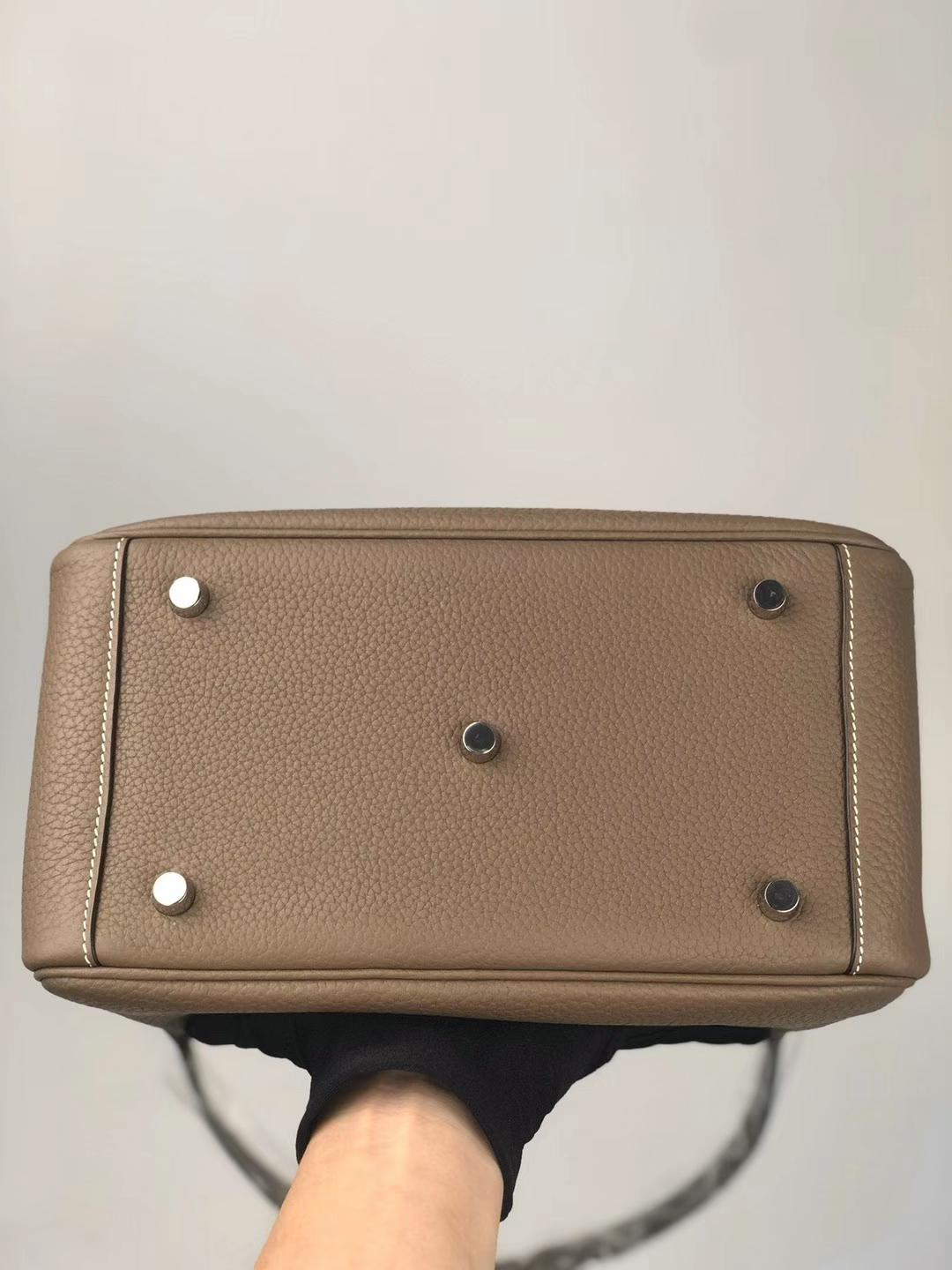 Hermès（爱马仕）Lindy 琳迪包 Clemence（原厂tc皮）Ck18 大象灰 银扣 26cm 全手工蜡线缝制