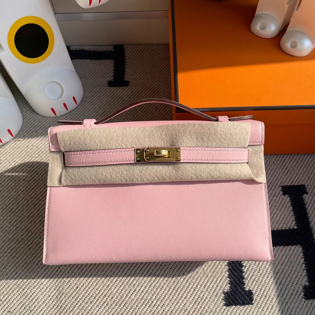 Hermès（爱马仕）Mini Kelly Pochette Swift皮 3Q 新粉色 金扣 22cm 全手工蜡线缝制 GHW