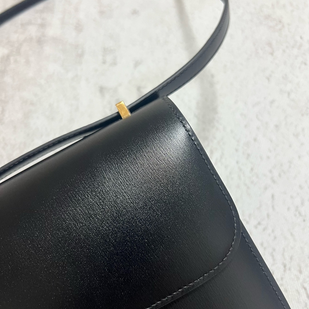 Hermès（爱马仕）Constance 康康 Boxcalf ck89 黑色 Noir 自然色蜥蜴 金扣 GHW 18cm 顶级手缝