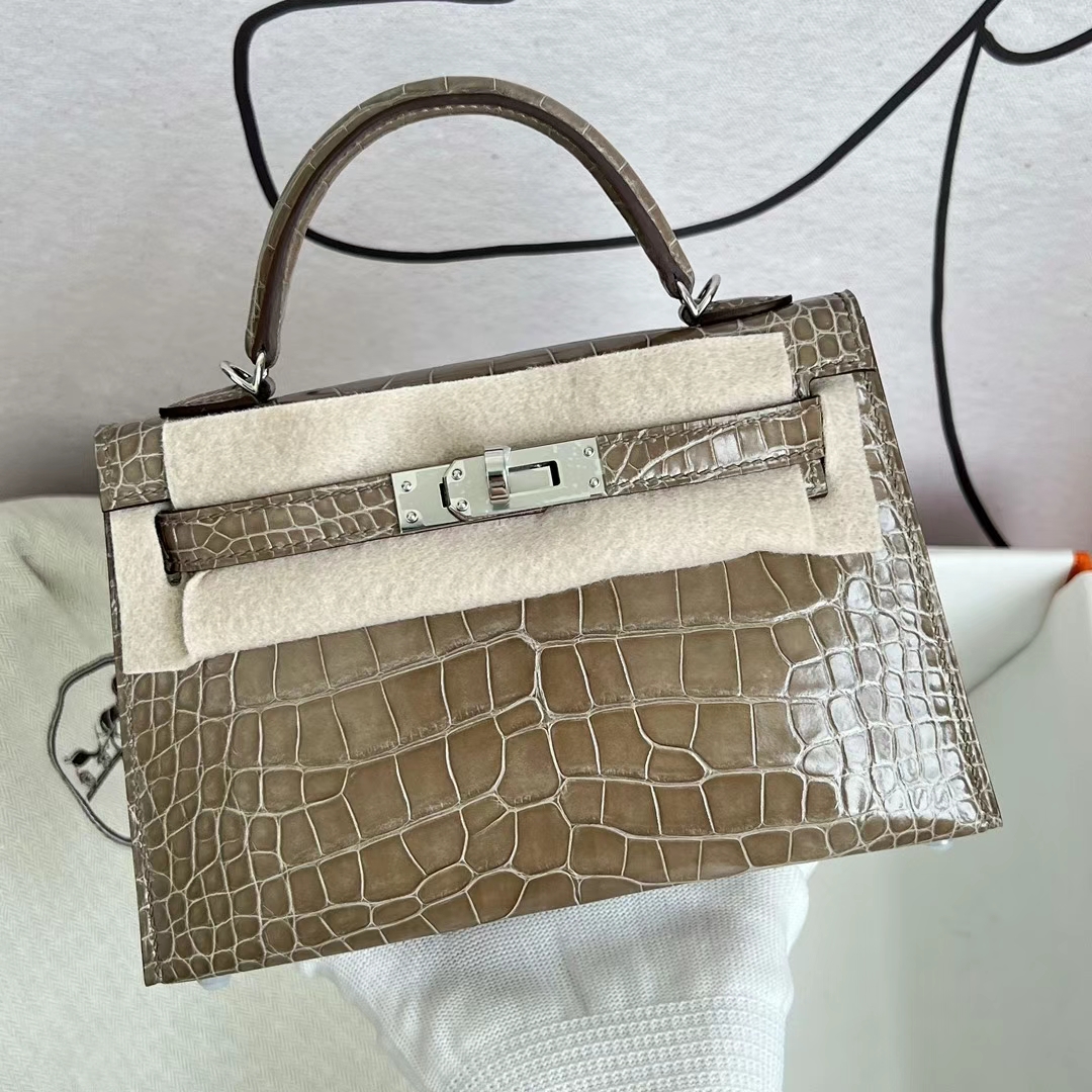 Hermès（爱马仕）Mini Kelly 迷你凯莉 亮面美洲鳄 Shiny Alligator Crocodile Ck18 大象灰 银扣 PHW 19cm