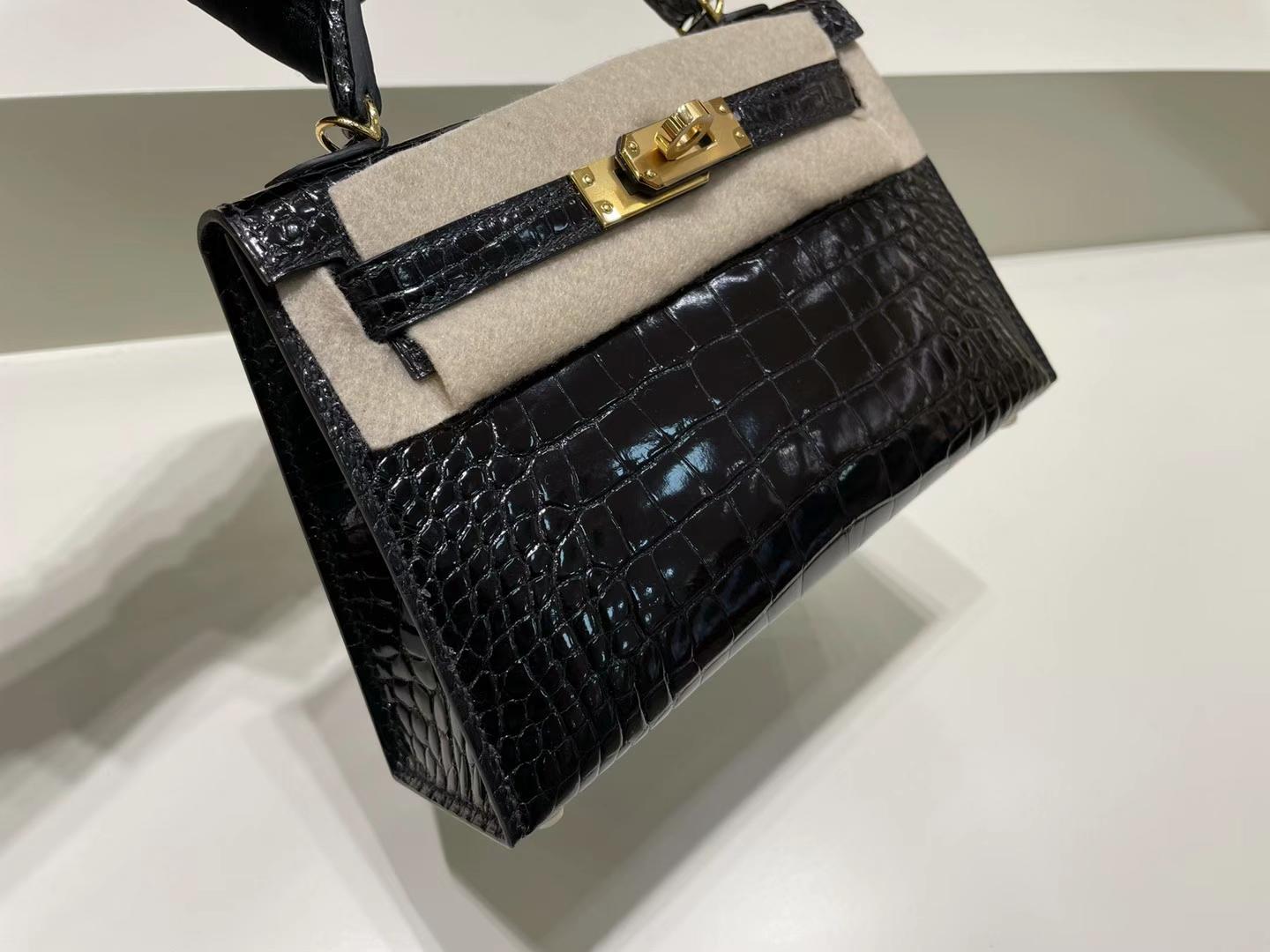 Hermès（爱马仕）Mini Kelly 迷你凯莉 亮面美洲鳄鱼 Ck89 黑色 金扣 19cm 全手工蜡线缝制 Ghw