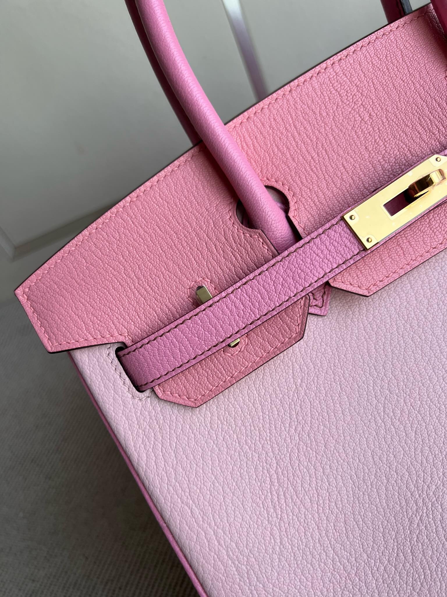 Hermès（爱马仕）Birkin 铂金包 Chevre 山羊皮 3Q 奶昔粉 拼 樱花粉 金扣 GHW 30cm 顶级手缝