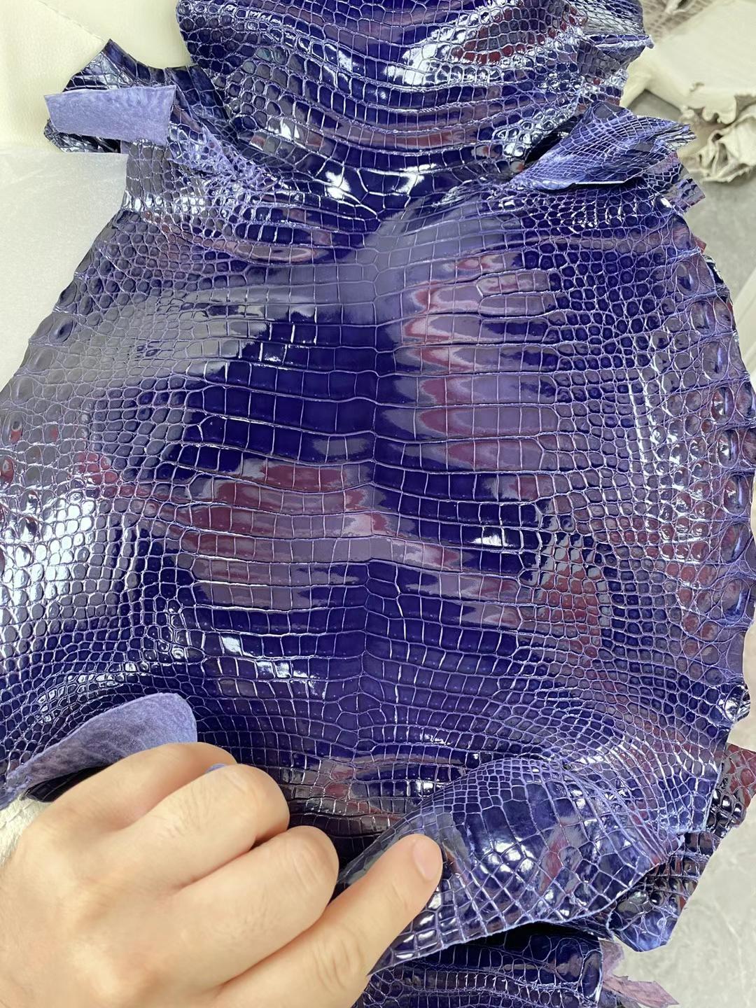 Hermès（爱马仕）新到皮 亮面倒v澳洲湾鳄 M3 墨水蓝 shiny porosus crocodile