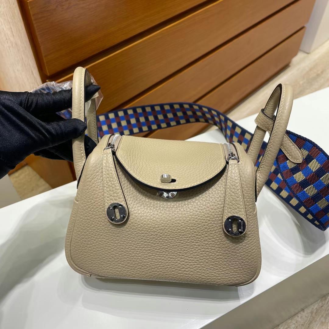 Hermès（爱马仕）mini lindy 迷你琳迪 Clemence 拼 编织布肩带 S2 风衣灰 银扣 20cm