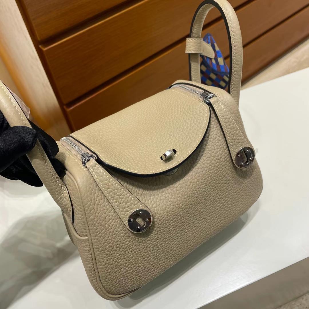 Hermès（爱马仕）mini lindy 迷你琳迪 Clemence 拼 编织布肩带 S2 风衣灰 银扣 20cm