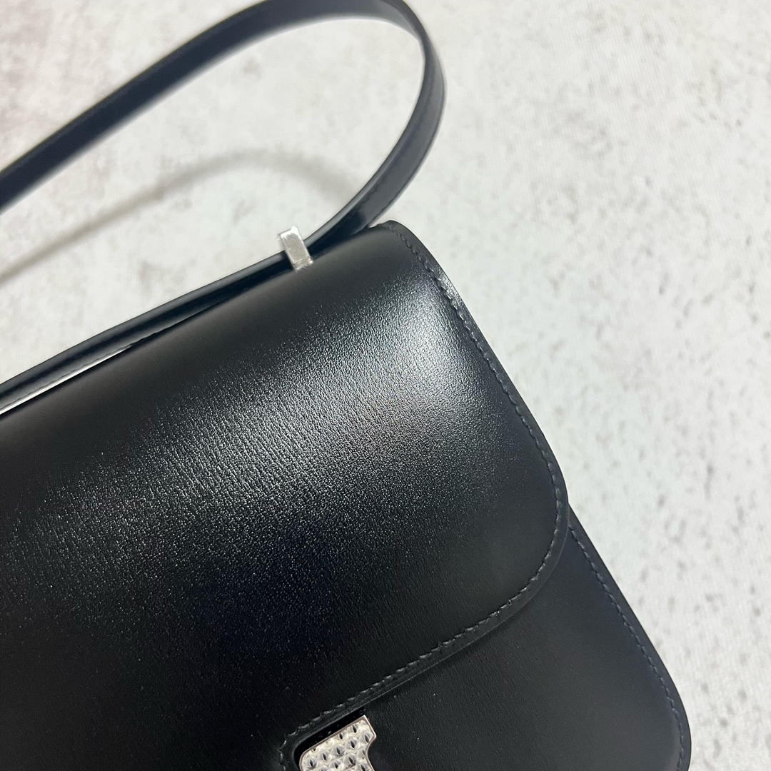 Hermès（爱马仕）Constance 康康 Boxcalf ck89 黑色 Noir 自然色蜥蜴 银扣 GHW 18cm 顶级手缝