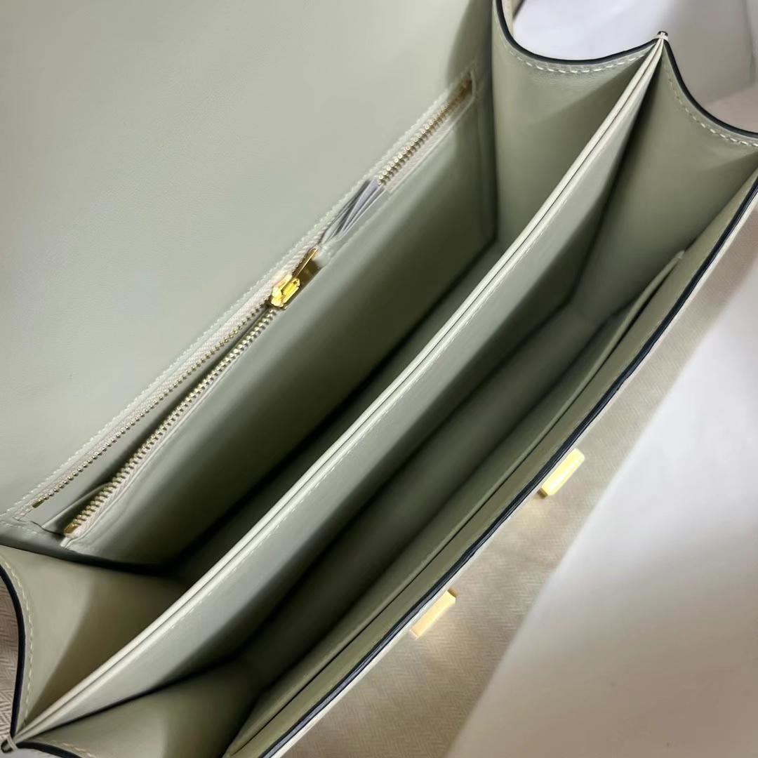 Hermès（爱马仕）Constance 康康 Ostrich 进口鸵鸟皮 3C 羊毛白 金扣 24cm 全手工蜡线缝制 Ghw