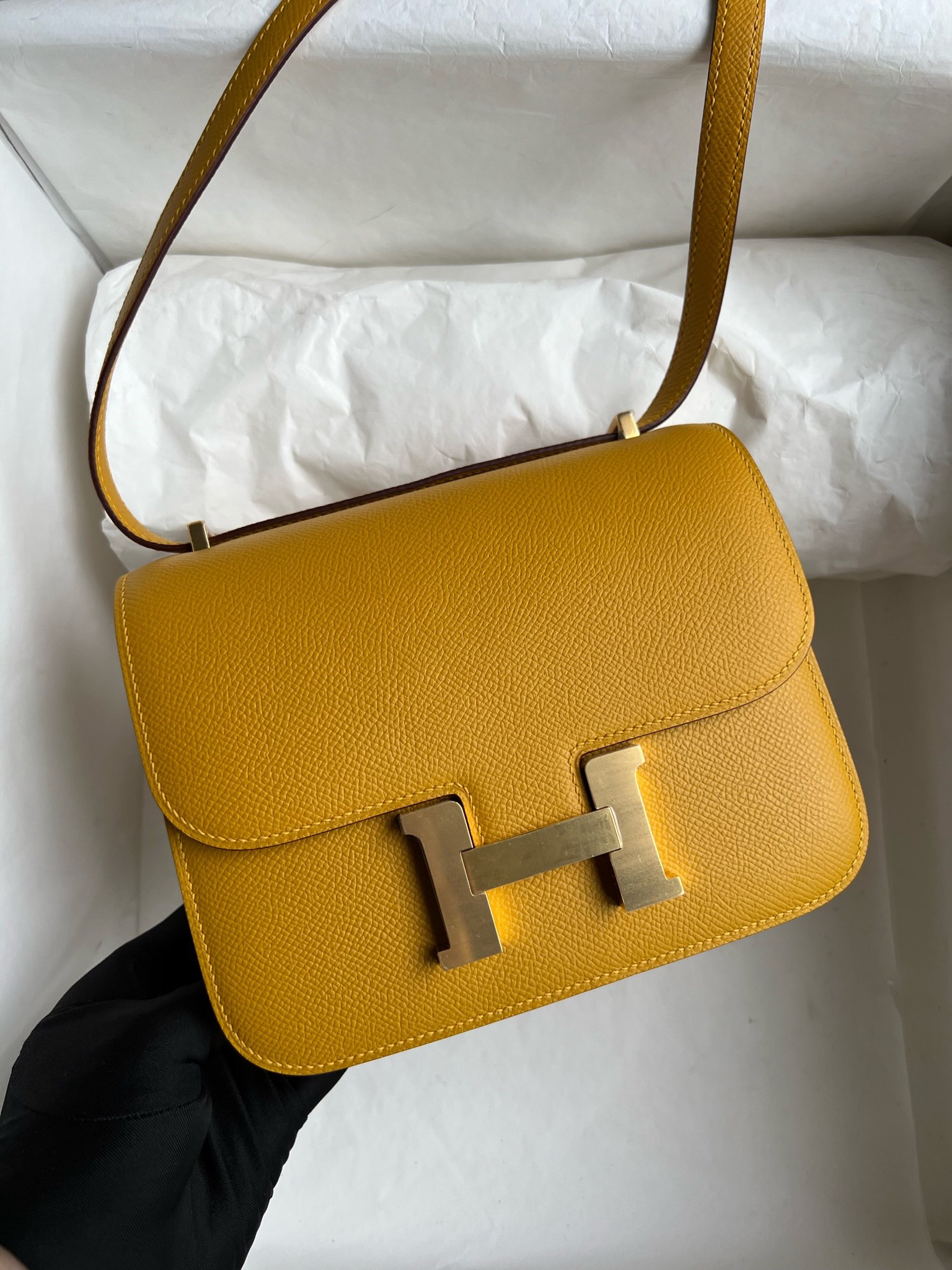 Hermès（爱马仕）Constance 康康 Epsom 原厂掌纹皮 9D 琥珀黄 Ambre 金扣 GHW 18cm 顶级手缝