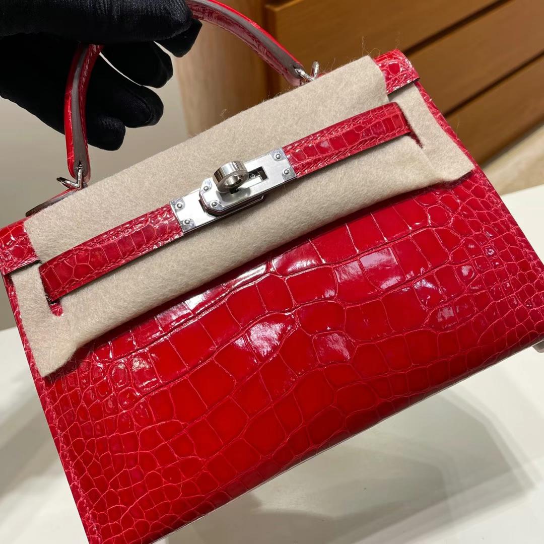 Hermès（爱马仕）mini Kelly 迷你凯莉 亮面美洲鳄鱼 Ck95 法拉利红 银扣 Phw 19cm  全手工蜡线缝制