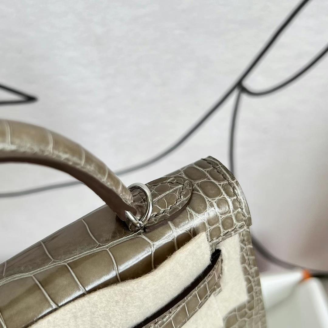 Hermès（爱马仕）Mini Kelly 迷你凯莉 亮面美洲鳄 Shiny Alligator Crocodile Ck18 大象灰 银扣 PHW 19cm