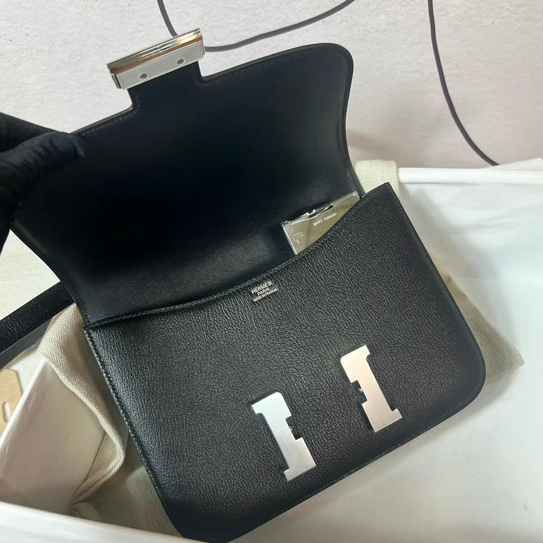 Hermès（爱马仕）新款单层镜子款 Constance 康康 Chevre 进口山羊皮 Ck89 黑色 银扣 24cm