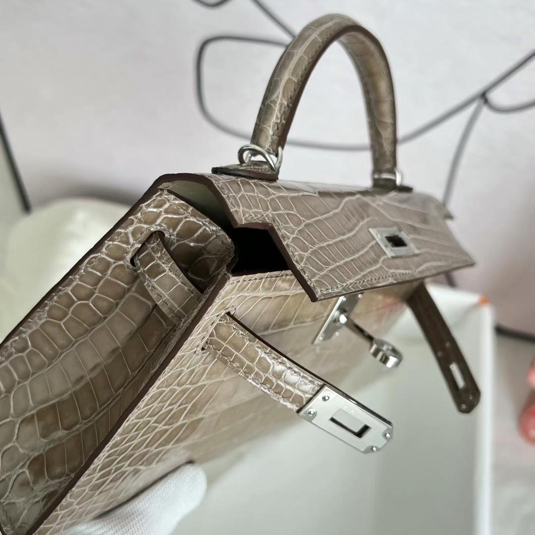 Hermès（爱马仕）Mini Kelly 迷你凯莉 亮面美洲鳄 Shiny Alligator Crocodile Ck18 大象灰 银扣 PHW 19cm