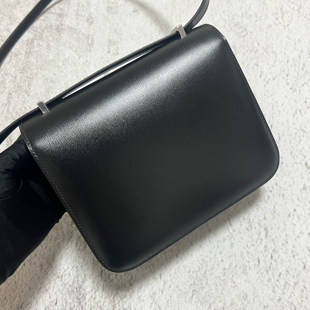 Hermès（爱马仕）Constance 康康 Boxcalf ck89 黑色 Noir 自然色蜥蜴 银扣 GHW 18cm 顶级手缝