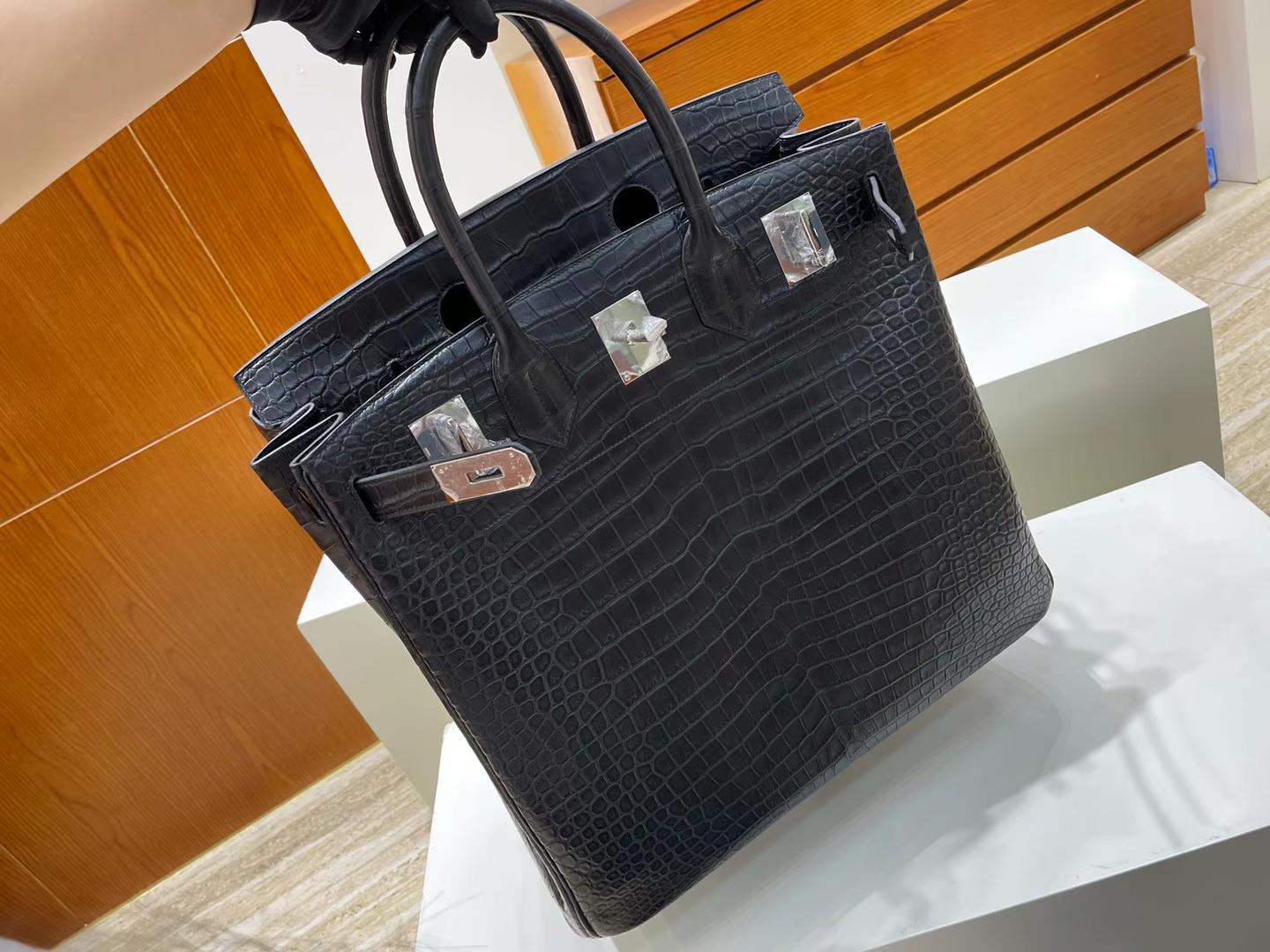 Hermès（爱马仕）Birkin Hac 雾面倒v澳洲湾鳄 Ck89 黑色 银扣 40cm 全手工蜡线缝制 Phw Stock