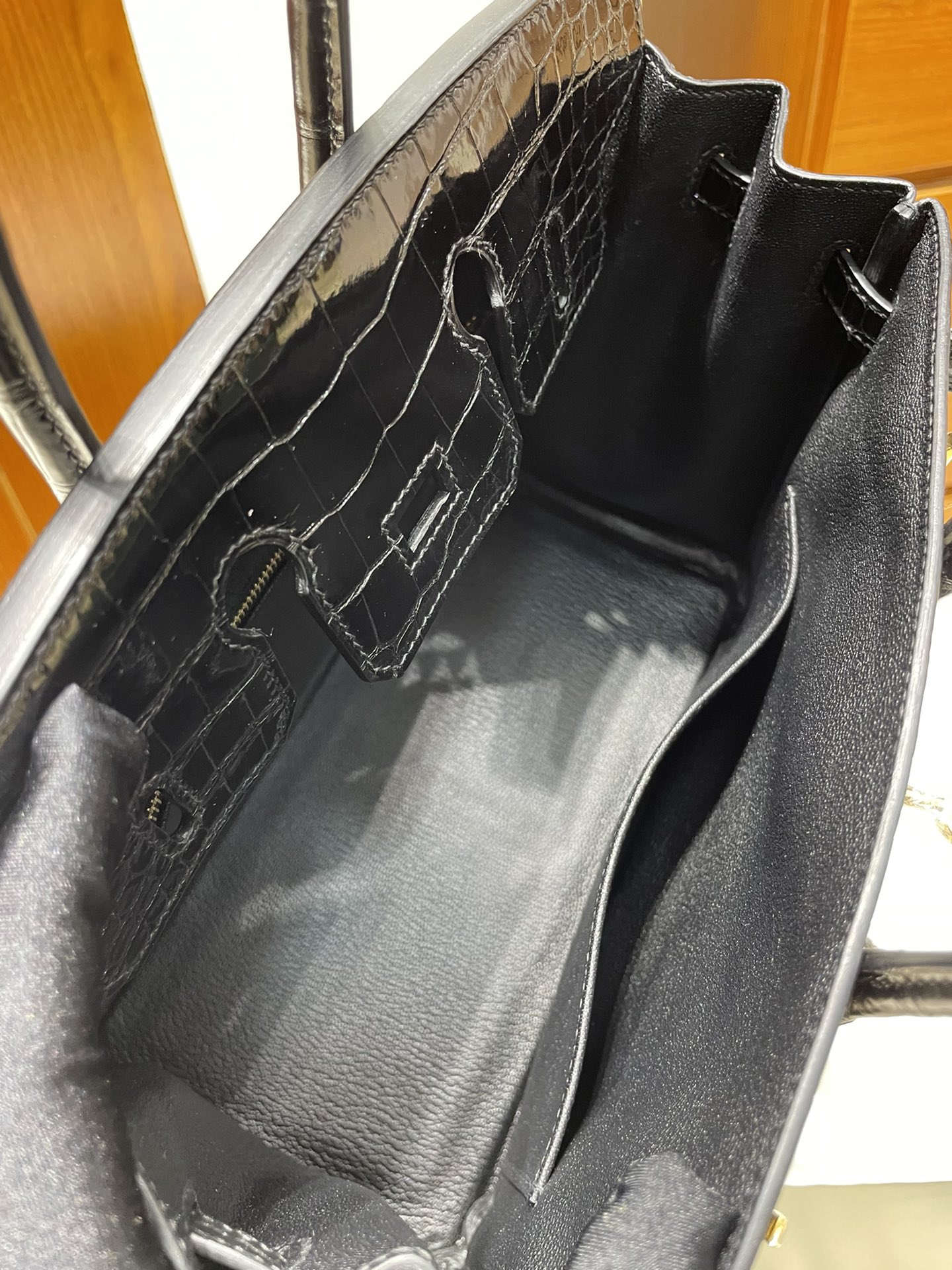 Hermès（爱马仕）Birkin 铂金包 Porosus shiny 亮面鳄鱼 ck89 黑色 Noir 金扣 25cm 顶级手缝