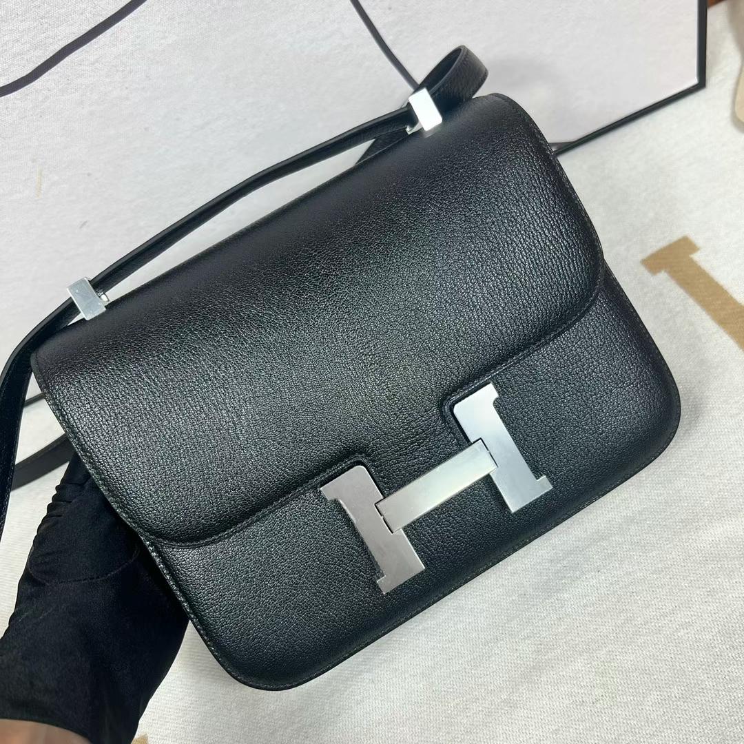 Hermès（爱马仕）新款单层镜子款 Constance 康康 Chevre 进口山羊皮 Ck89 黑色 银扣 24cm