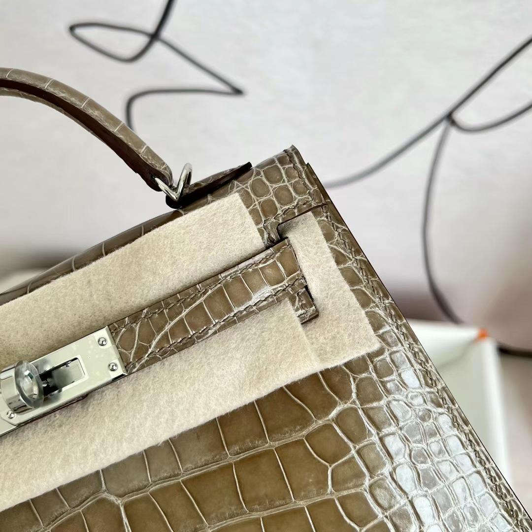 Hermès（爱马仕）Mini Kelly 迷你凯莉 亮面美洲鳄 Shiny Alligator Crocodile Ck18 大象灰 银扣 PHW 19cm