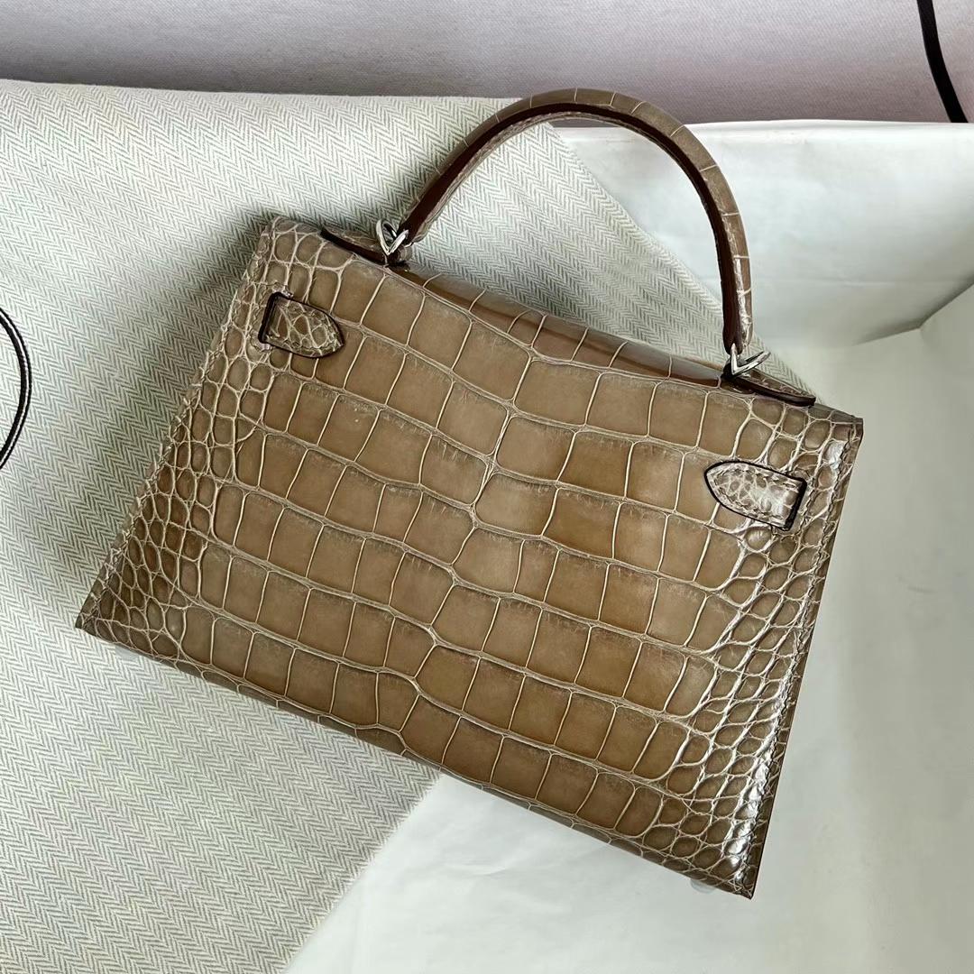 Hermès（爱马仕）Mini Kelly 迷你凯莉 亮面美洲鳄 Shiny Alligator Crocodile Ck18 大象灰 银扣 PHW 19cm