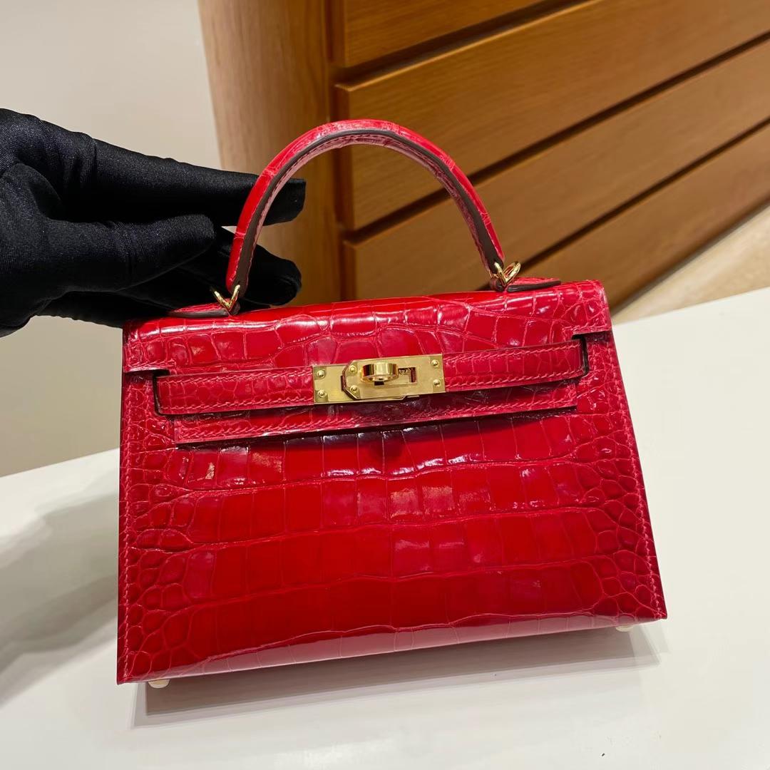 Hermès（爱马仕）mini Kelly 迷你凯莉 亮面美洲鳄鱼 Ck95 法拉利红 金扣 Phw 19cm  全手工蜡线缝制