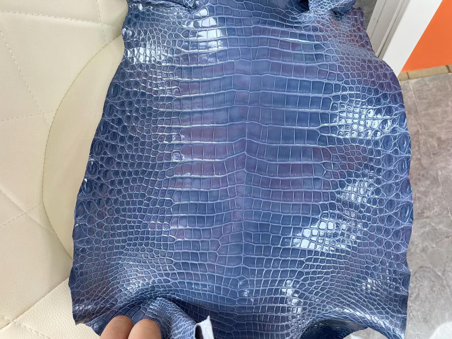 Hermès（爱马仕）新到皮 亮面倒v澳洲湾鳄 Ck75 牛仔蓝 shiny porosus crocodile