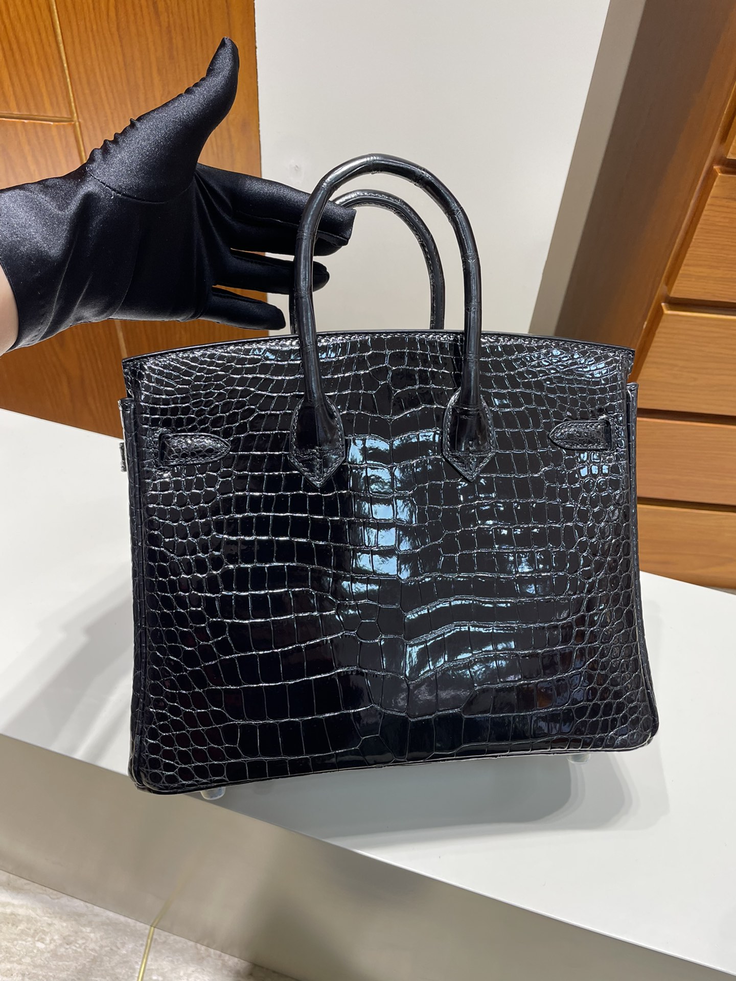 Hermès（爱马仕）Birkin 铂金包 Porosus shiny 亮面鳄鱼 ck89 黑色 Noir 金扣 25cm 顶级手缝