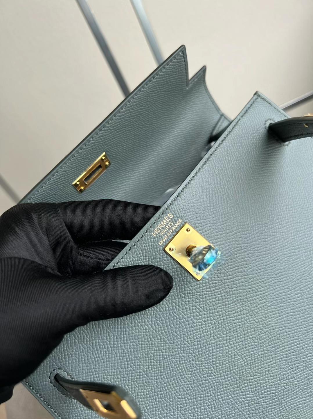 Hermès（爱马仕）Kelly 凯莉包 Epsom Cc63 杏绿色 金扣 25cm 全手工蜡线缝制