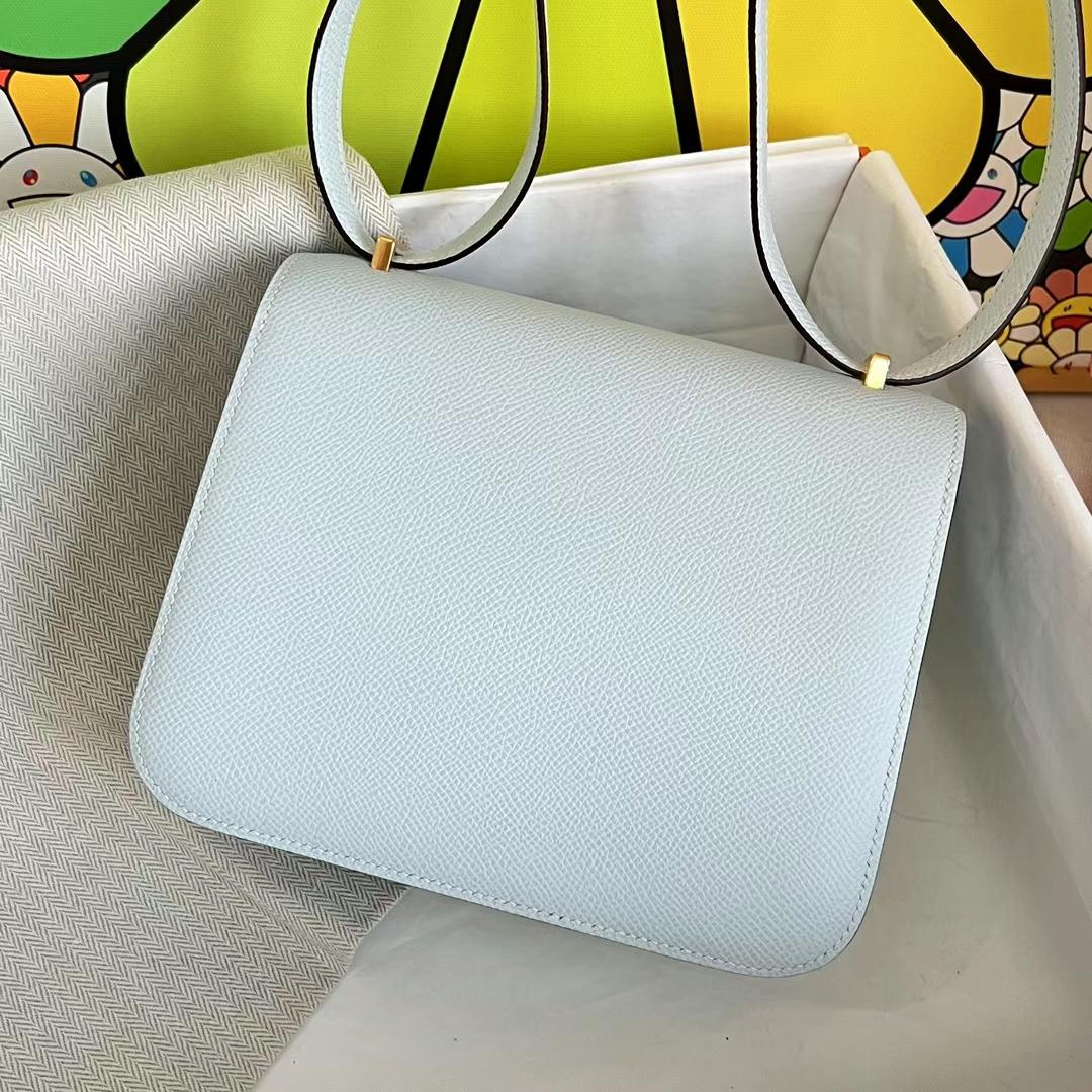 Hermès（爱马仕）Constance 康康 Epsom T0 雾蓝色 金扣 19cm 全手工蜡线缝制