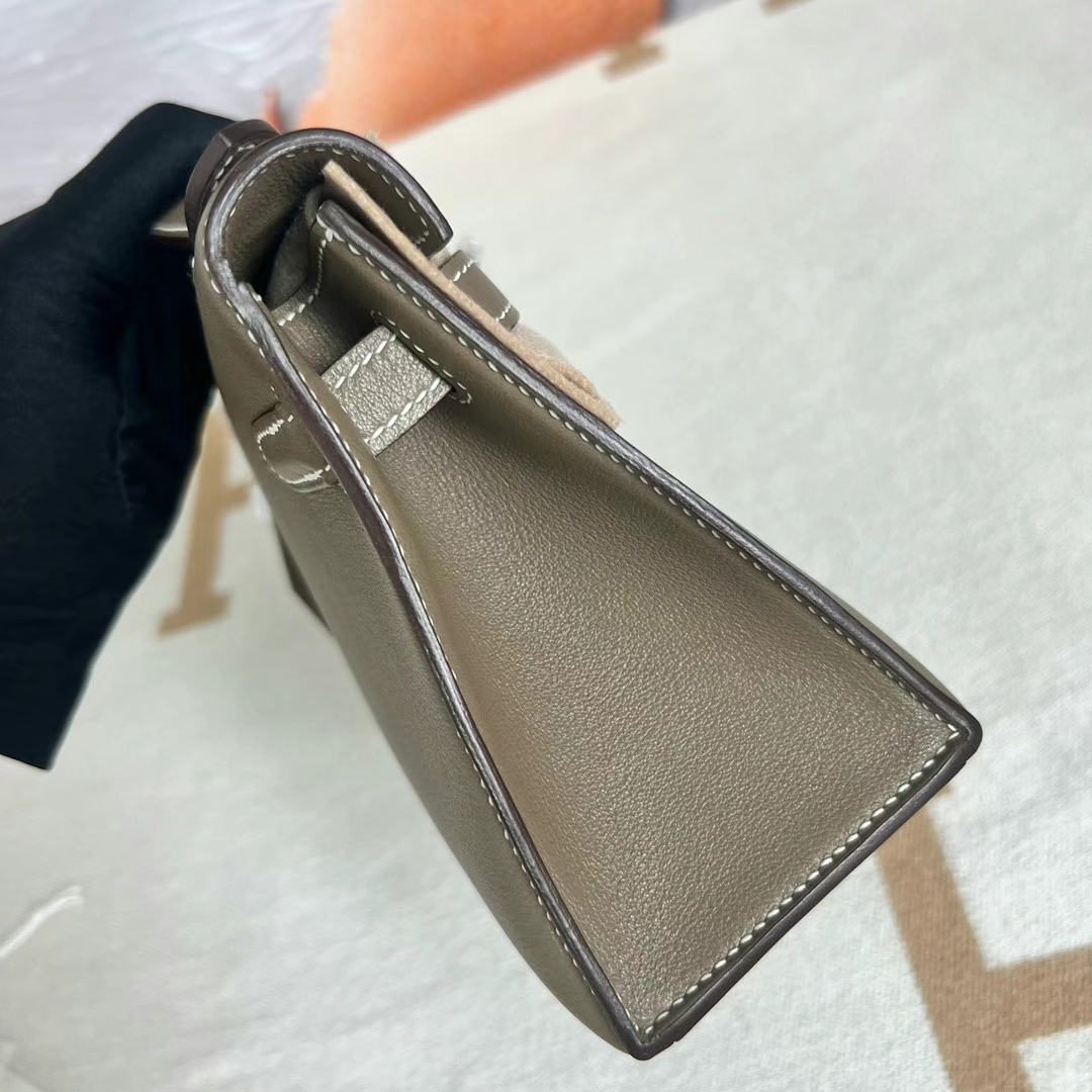 Hermès（爱马仕）Mini Kelly Pochette Swift皮 Ck18 大象灰 银扣 22cm 全手工蜡线缝制 Phw
