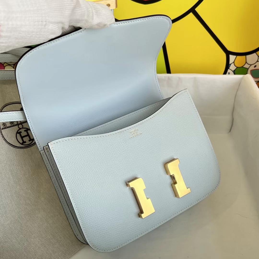 Hermès（爱马仕）Constance 康康 Epsom T0 雾蓝色 金扣 19cm 全手工蜡线缝制