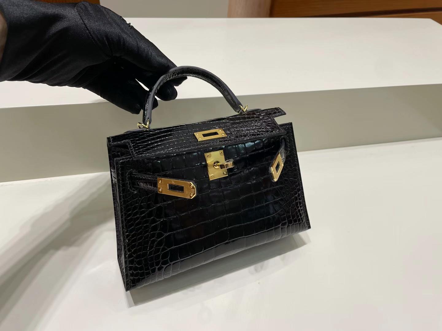 Hermès（爱马仕）Mini Kelly 迷你凯莉 亮面美洲鳄鱼 Ck89 黑色 金扣 19cm 全手工蜡线缝制 Ghw