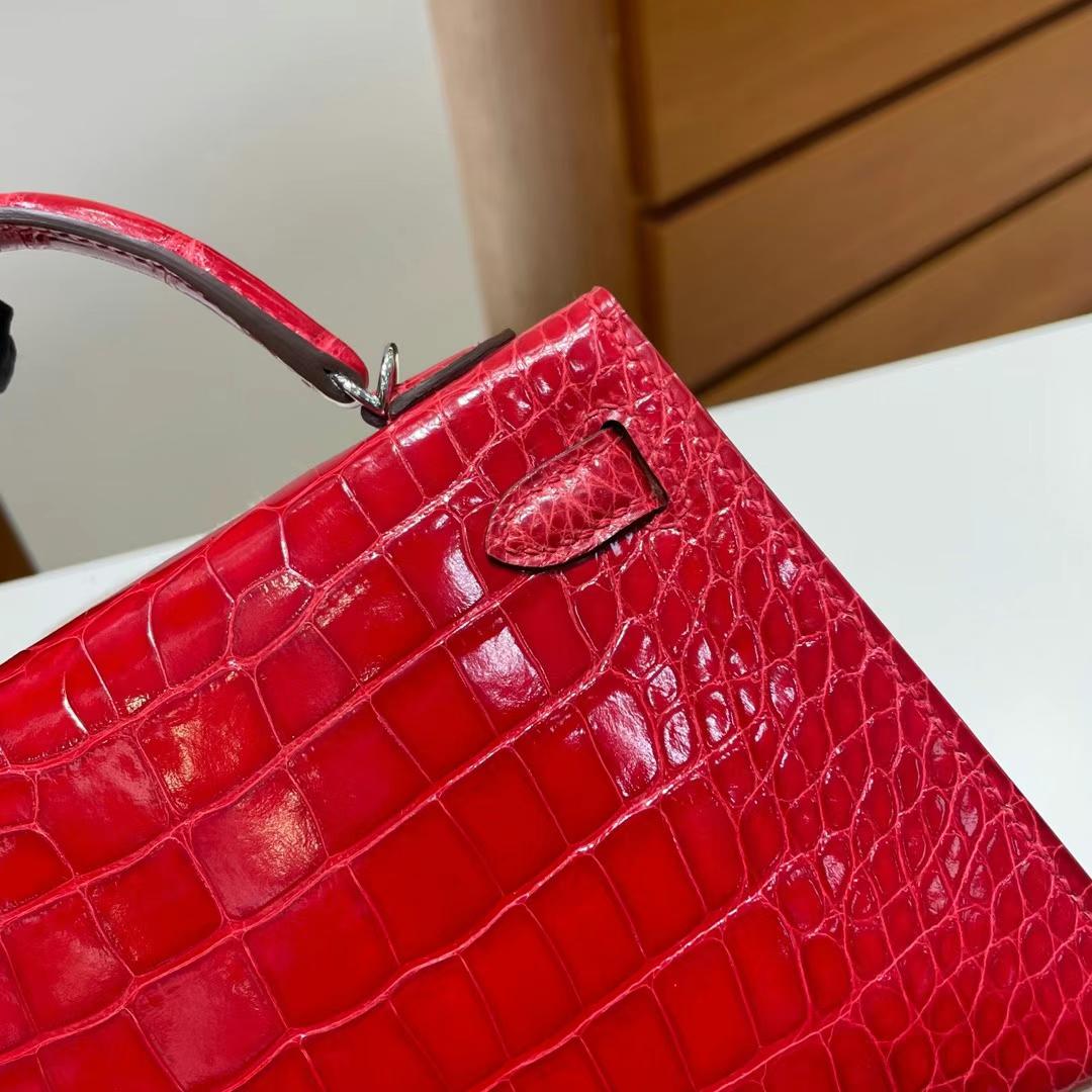 Hermès（爱马仕）mini Kelly 迷你凯莉 亮面美洲鳄鱼 Ck95 法拉利红 银扣 Phw 19cm  全手工蜡线缝制