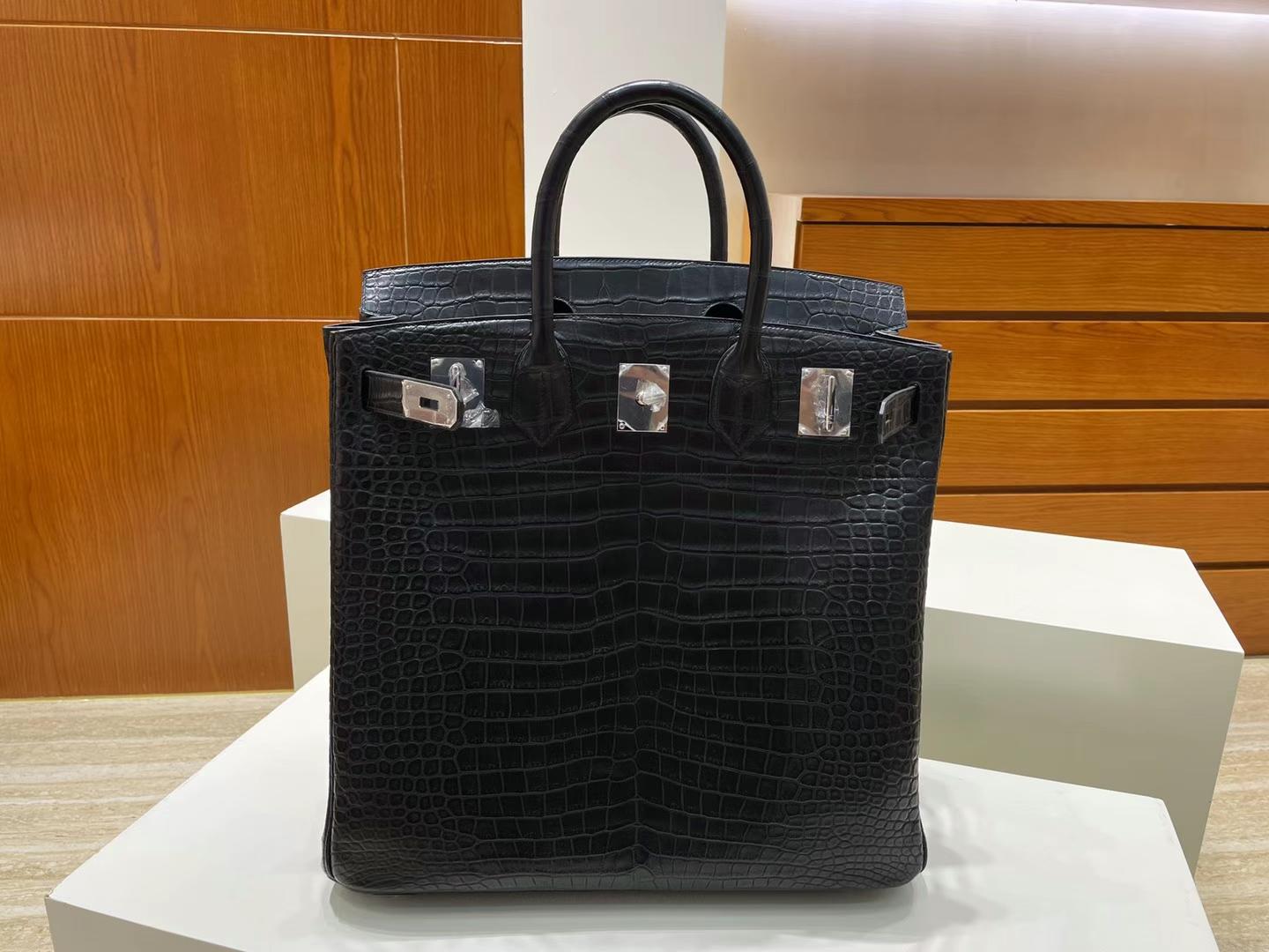 Hermès（爱马仕）Birkin Hac 雾面倒v澳洲湾鳄 Ck89 黑色 银扣 40cm 全手工蜡线缝制 Phw Stock