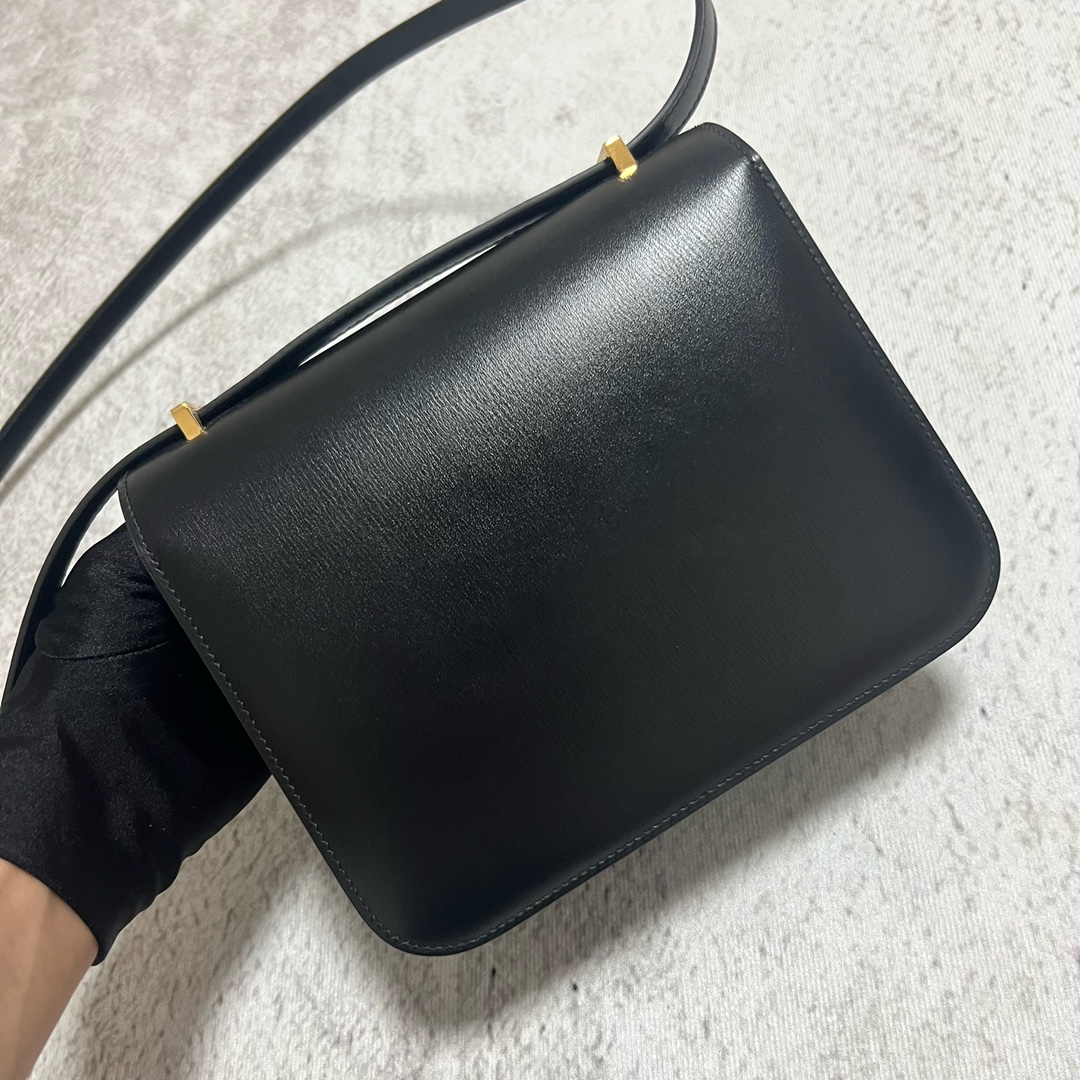 Hermès（爱马仕）Constance 康康 Boxcalf ck89 黑色 Noir 自然色蜥蜴 金扣 GHW 18cm 顶级手缝