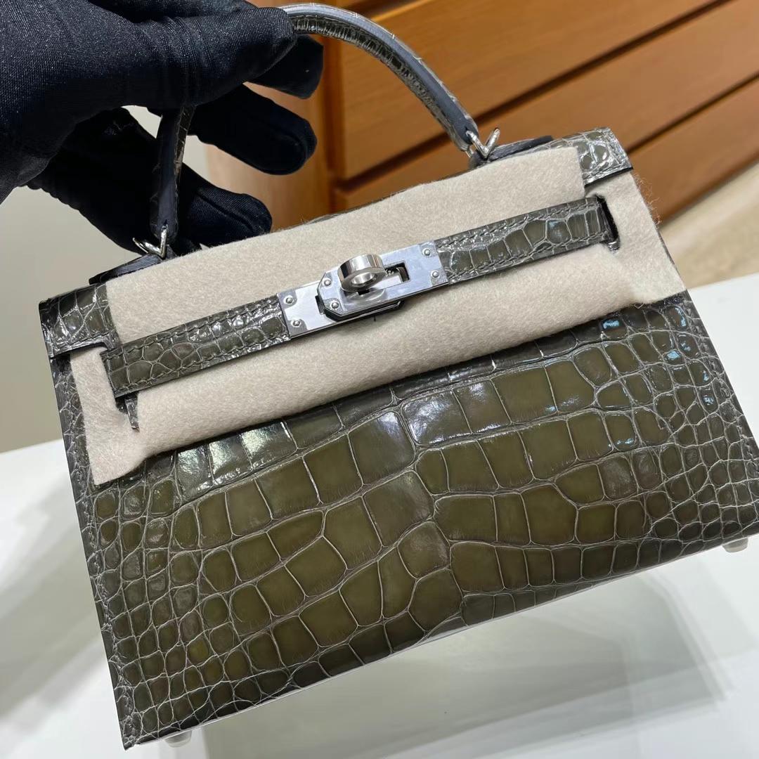 Hermès（爱马仕）mini Kelly 迷你凯莉 亮面美洲鳄鱼 8G 深橄榄绿 银扣 Phw 19cm  全手工蜡线缝制