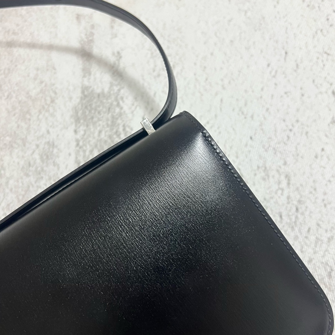 Hermès（爱马仕）Constance 康康 Boxcalf ck89 黑色 Noir 黑色蜥蜴扣 银扣 GHW 18cm 顶级手缝