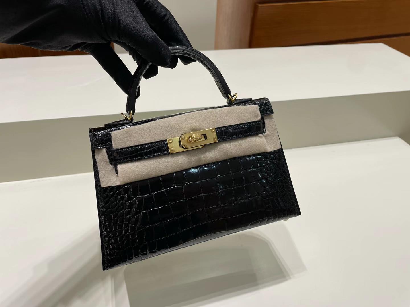 Hermès（爱马仕）Mini Kelly 迷你凯莉 亮面美洲鳄鱼 Ck89 黑色 金扣 19cm 全手工蜡线缝制 Ghw