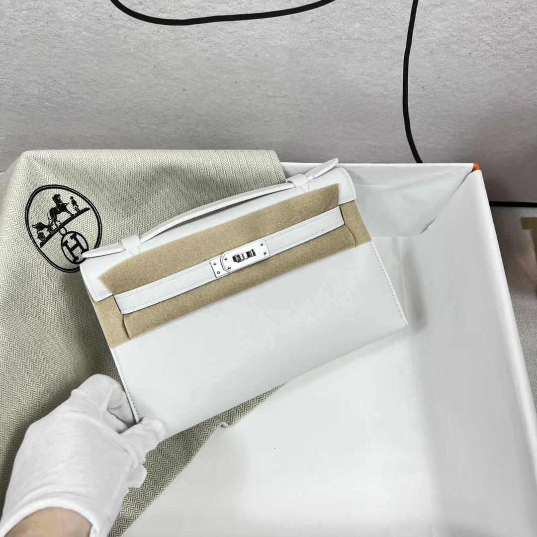 Hermès（爱马仕）Mini Kelly Pochette Swift皮 01 纯白 银扣 22cm 全手工蜡线缝制 PHW