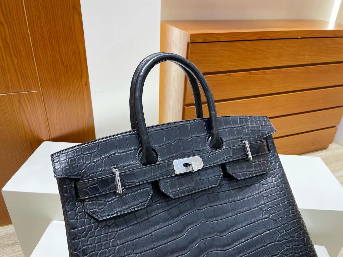 Hermès（爱马仕）Birkin Hac 雾面倒v澳洲湾鳄 Ck89 黑色 银扣 40cm 全手工蜡线缝制 Phw Stock