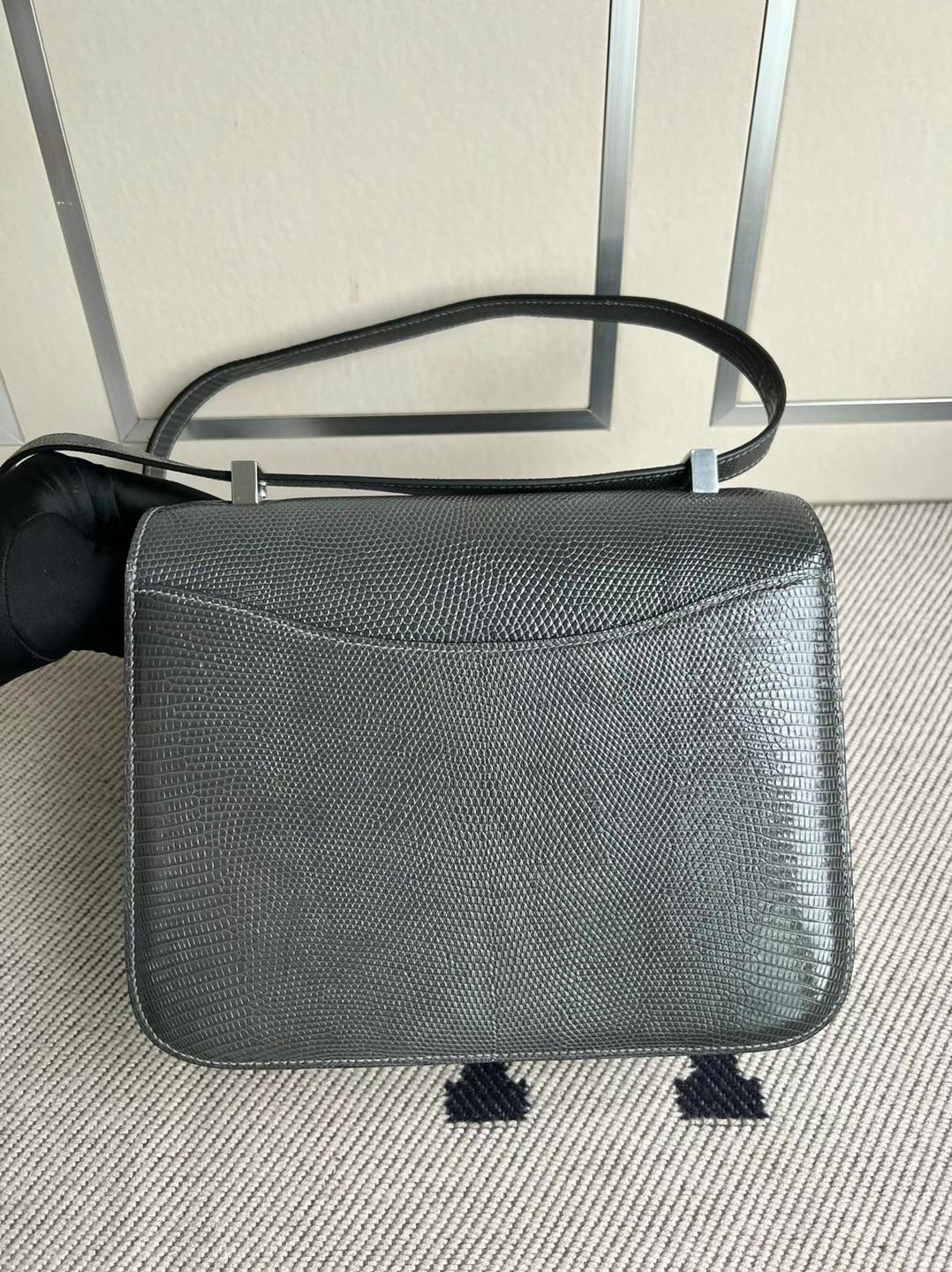 Hermès（爱马仕）Constance 康康 Lizard 进口蜥蜴皮 8F 锡器灰 银扣 PHW 24cm 全手工蜡线缝制