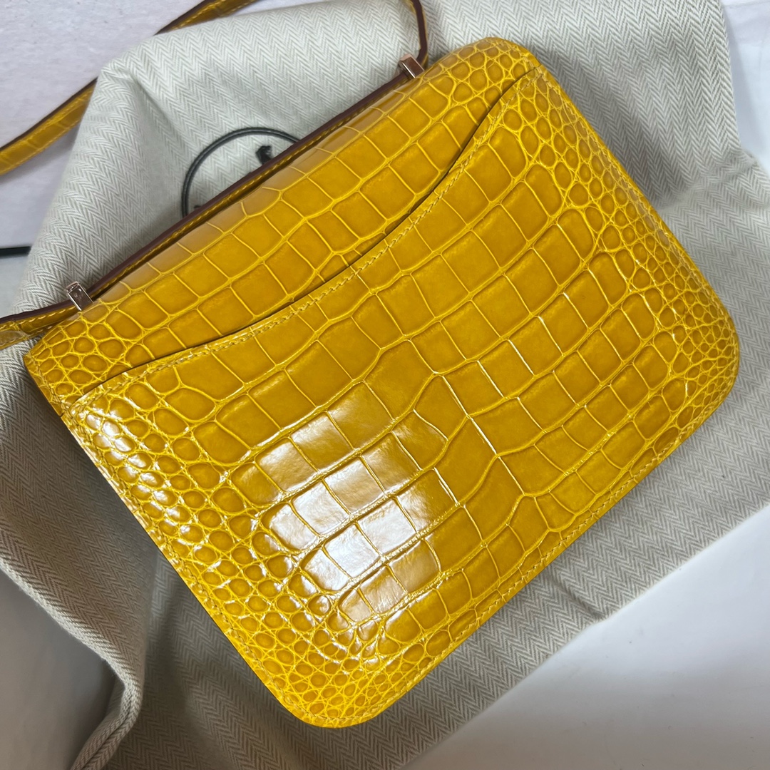Hermès（爱马仕）Constance 康康 Alligator shiny 亮面鳄鱼 9D 琥珀黄 Ambre 金扣 GHW 顶级手缝 18cm
