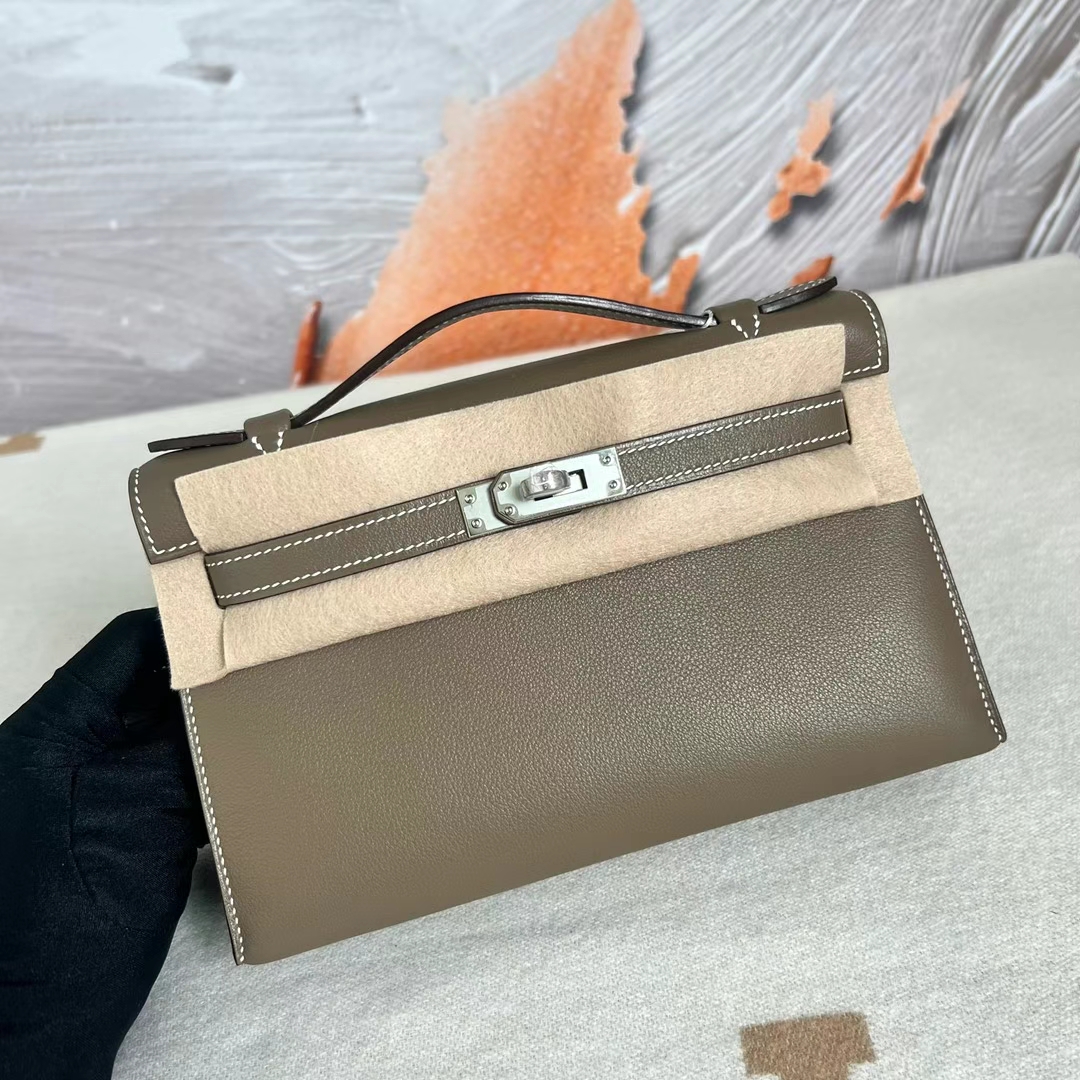 Hermès（爱马仕）Mini Kelly Pochette Swift皮 Ck18 大象灰 银扣 22cm 全手工蜡线缝制 Phw