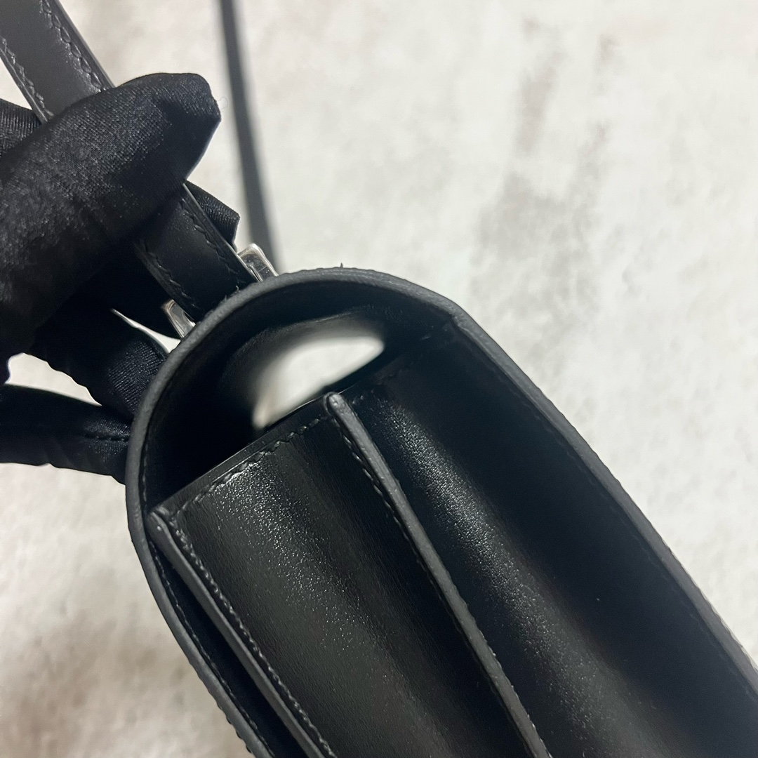 Hermès（爱马仕）Constance 康康 Boxcalf ck89 黑色 Noir 黑色蜥蜴扣 银扣 GHW 18cm 顶级手缝