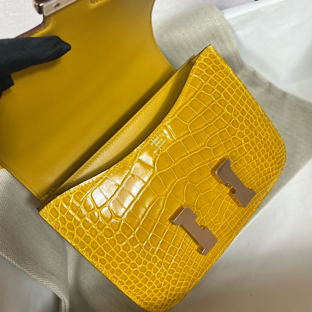 Hermès（爱马仕）Constance 康康 Alligator shiny 亮面鳄鱼 9D 琥珀黄 Ambre 金扣 GHW 顶级手缝 18cm