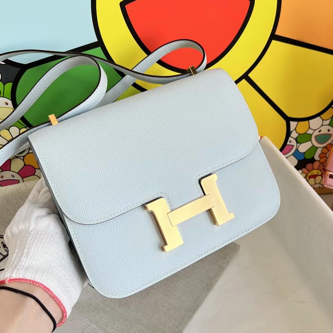 Hermès（爱马仕）Constance 康康 Epsom T0 雾蓝色 金扣 19cm 全手工蜡线缝制